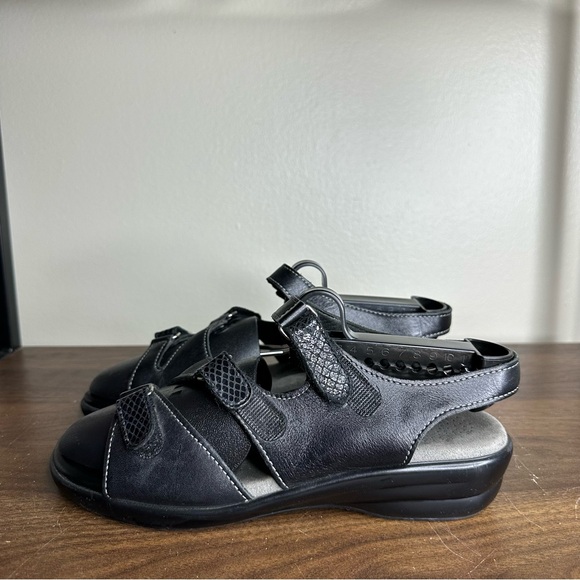SAS Tabby Slingback Black Leather Sandals Sz 7 Womens - Picture 1 of 7